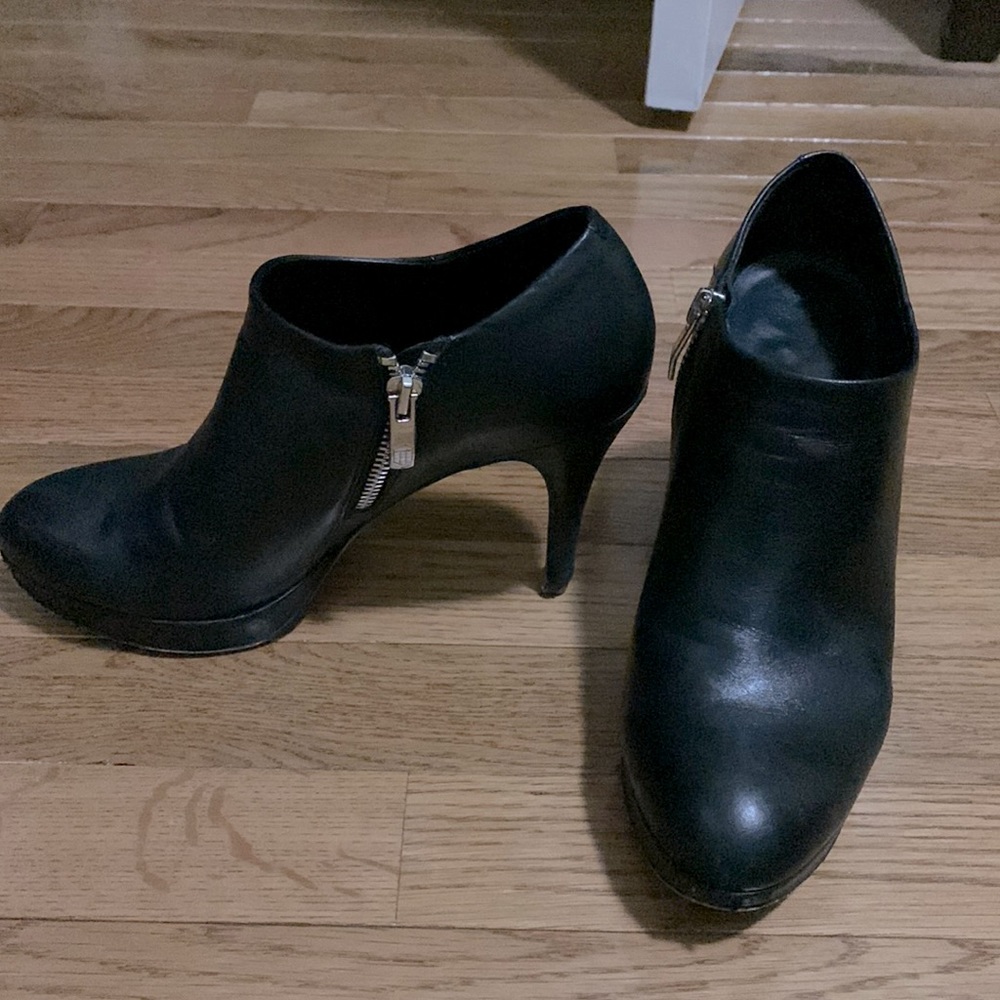 Vince Camuto Elvin Booties